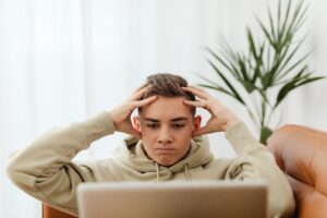 Read more about the article When a Bright Teen Keeps Procrastinating: What Parents May Be Missing